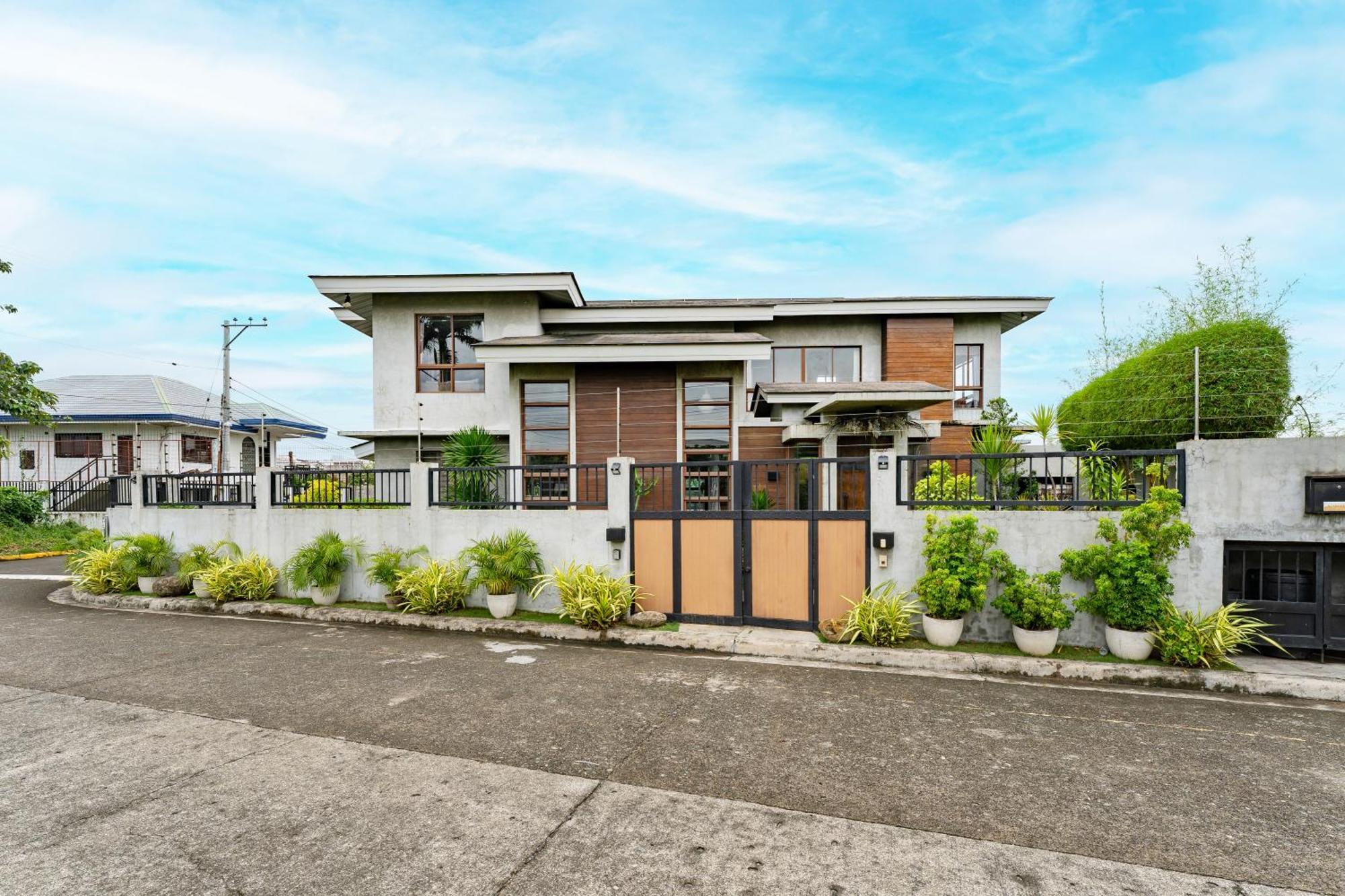 Isla Villa 1 Amazing Waterfall Pool House Near Beach, Bars & Restaurants Lapu-Lapu City Exteriér fotografie